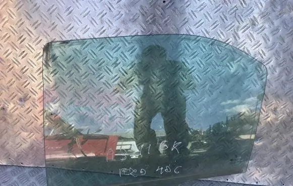 Peugeot 406 Rear door window glass