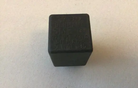 Volkswagen PASSAT B3 Other relay 321955531A