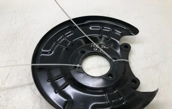 Hyundai i20 (BC3 BI3) Rear brake disc plate dust cover 58390Q0300