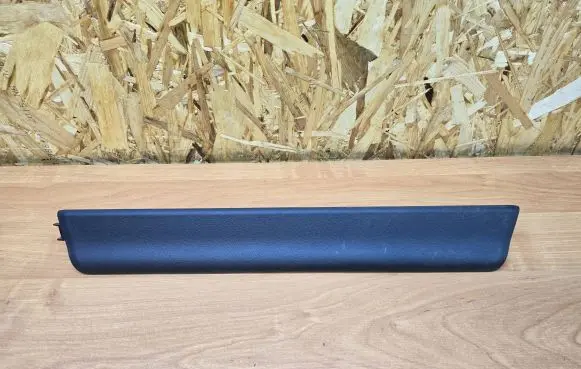 Volvo XC70 Front sill trim cover