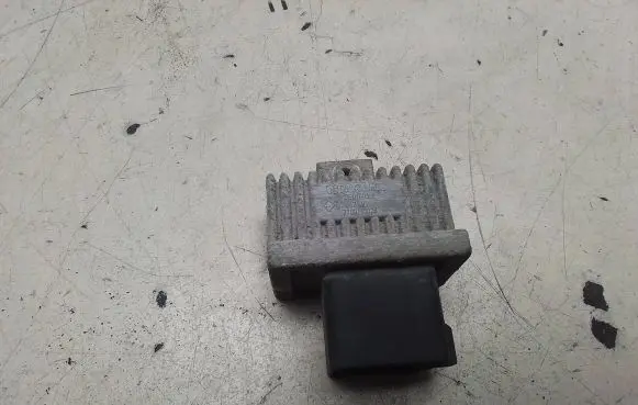 Renault Megane II Glow plug pre-heat relay 7700115078