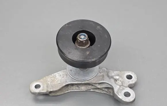 Citroen DS5 Gearbox mounting bracket 9685256180 9673898580