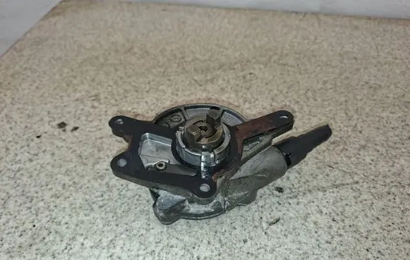 Mercedes-Benz R W251 Vacuum pump A64223065 1027