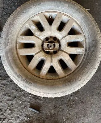 Nissan Navara D40 R18 spare wheel 