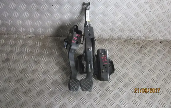 Volkswagen Polo Pedal assembly 6Q1721058Q