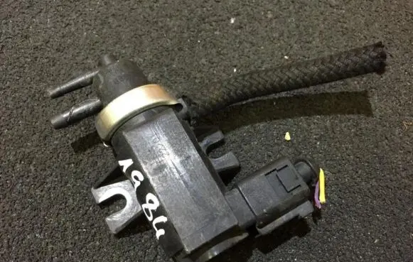 Seat Toledo II (1M) Turbo solenoid valve 1j0906627