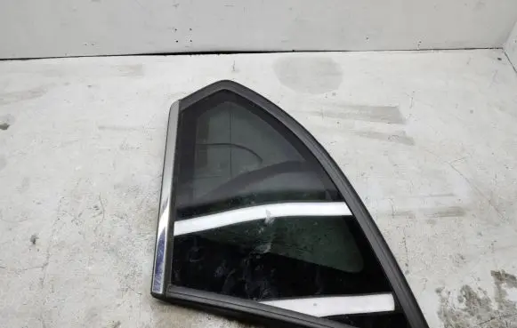 Chevrolet Captiva Rear side window 96622513