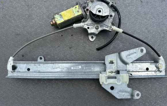 Nissan Terrano Rear door window regulator with motor 8273183G10