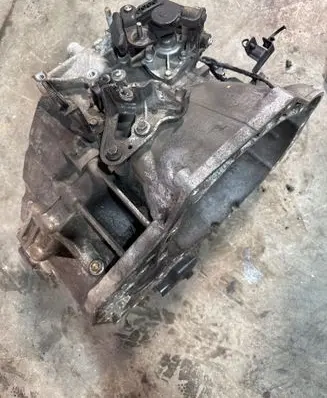 KIA Sorento Manual 6 speed gearbox 430003B070 WRM4