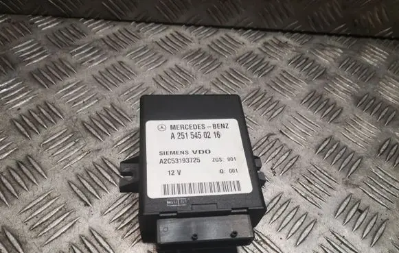 Mercedes-Benz E W211 Air suspension control unit module (rear) 2515450216 A2515450216