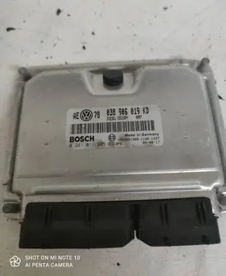 Volkswagen PASSAT B5.5 Engine control unit/module 038906019KD 0281011205