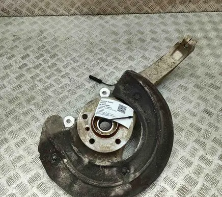 BMW X7 G07 Front wheel hub 6876656