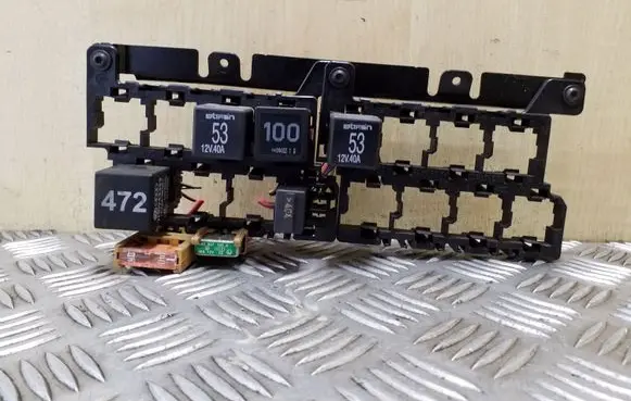 Volkswagen Transporter - Caravelle T5 Relay mounting block 7H2937559 7H0937503