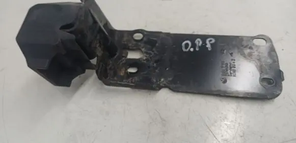 BMW 3 E90 E91 Radiator mount bracket 51647117
