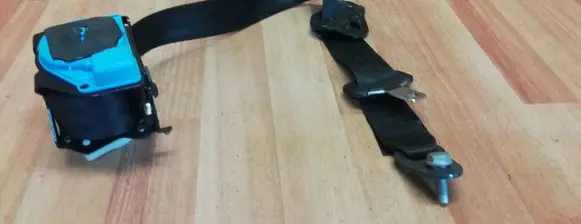 Rear seatbelt