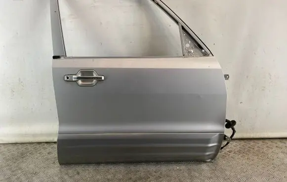 Mitsubishi Pajero Front door