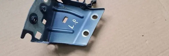 Maserati Quattroporte Fender mounting bracket