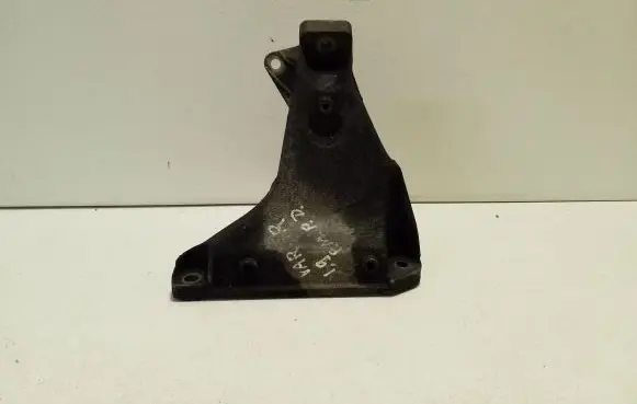 Volkswagen PASSAT B5.5 Engine mounting bracket 8D0199308AB