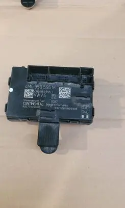 Audi Q7 4M Door control unit/module 4M0959595M