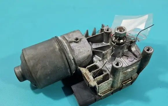 Seat Leon (1P) Wiper motor 0390241949 IMPRK1572934