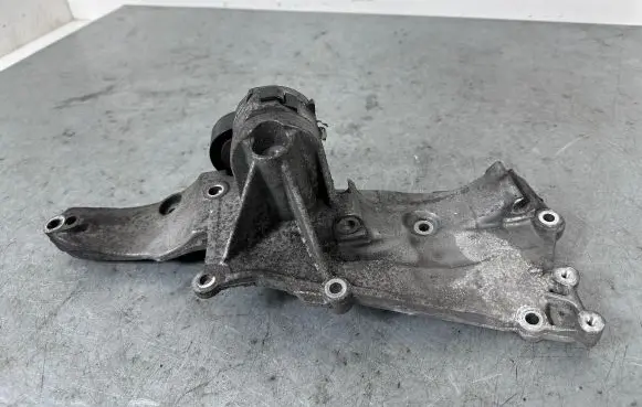 Ford Mondeo MK V Generator/alternator bracket DS7Q8D611AH