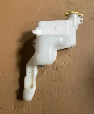 Jeep Compass Windshield washer fluid reservoir/tank 05303789
