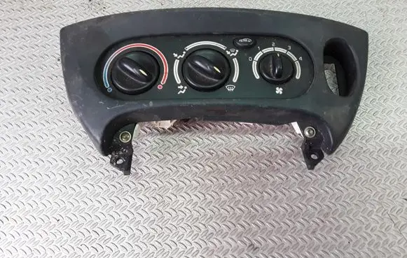 Renault Megane I Climate control unit 655738N