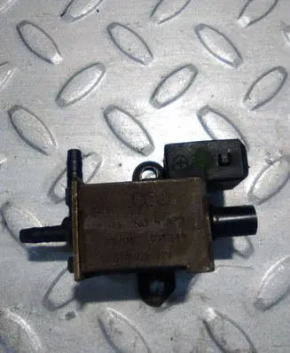 Volkswagen PASSAT B5.5 Vacuum valve 026906283H
