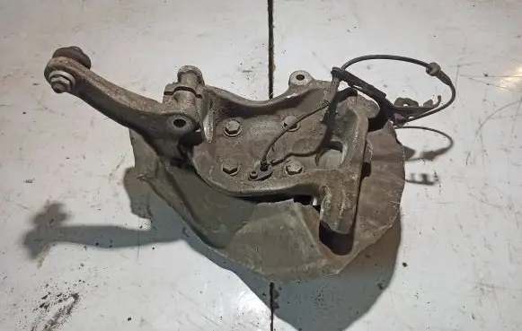 BMW 5 E60 E61 Front wheel hub 6760954