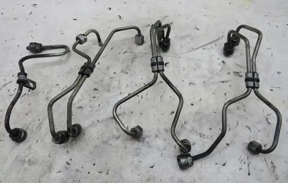 Volvo XC60 Fuel line pipe GMAUTO4574097