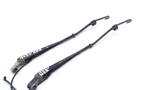 Isuzu N Series Front wiper blade arm