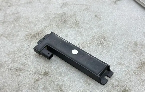 Tesla Model X Keyless system antenna 104313000B X12069009R1F 82518