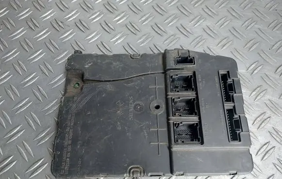 Renault Scenic II - Grand scenic II Comfort/convenience module 8200351185