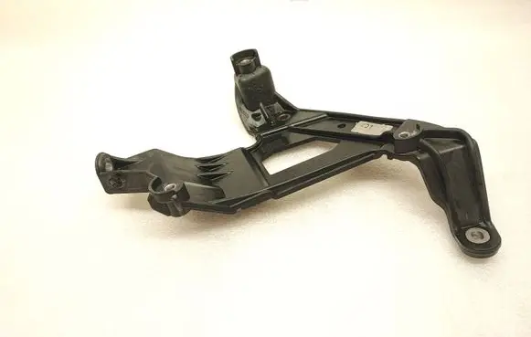 Mercedes-Benz S W222 Other engine bay part A2225450348