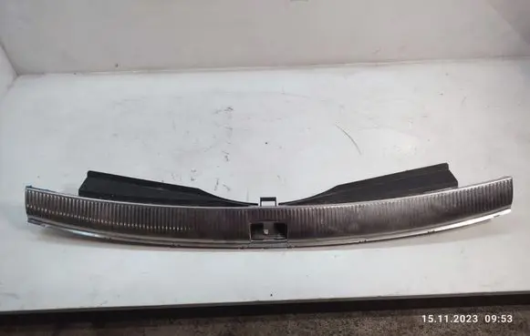 Trunk/boot sill cover protection