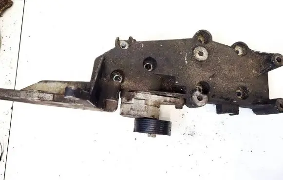 Volvo S80 Engine mounting bracket 9186136