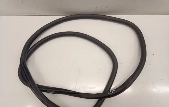 Mercedes-Benz C W206 Rear door rubber seal (on body) 