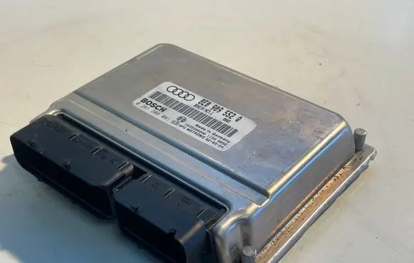 Audi A4 S4 B6 8E 8H Engine control unit/module 0261208041 8E0909552Q