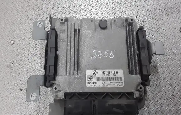 Volkswagen Touran I Engine control unit/module 03G906016HK 0281012251