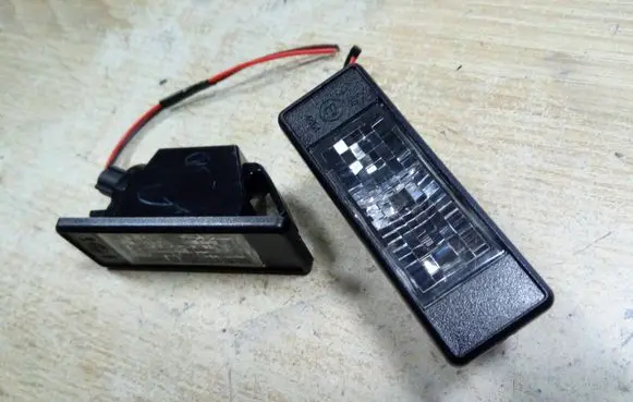 Nissan Qashqai Number plate light 25300100 NE56313