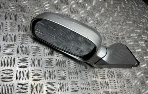 Hyundai Santa Fe Front door electric wing mirror E4012148 E4012147 E4022148
