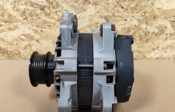 Volvo V40 Generator/alternator 30659580