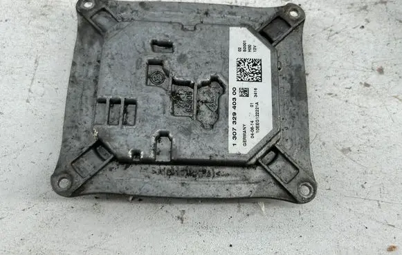 Peugeot 308 Xenon control unit/module 130732940300
