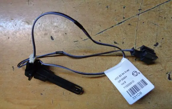 Toyota Aygo AB40 Interior temperature sensor VCCB3B4EV T1033331D 331DB