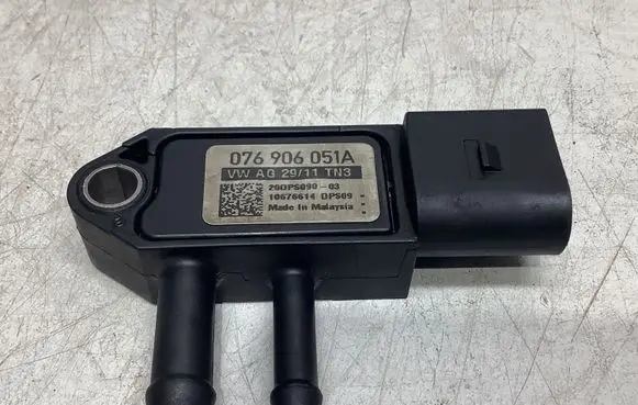 Audi A3 S3 A3 Sportback 8P Exhaust gas pressure sensor 076906051A