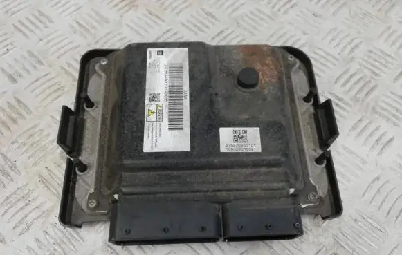 Engine ECU kit and lock set