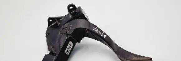 Ford Focus Accelerator throttle pedal 98AB9F836AE