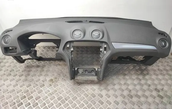 Ford Mondeo MK IV Dashboard 7S71A04310AJW BS7118A274AB 1155301
