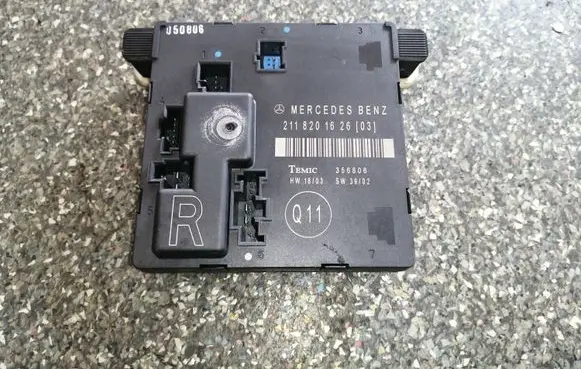 Mercedes-Benz E W211 Door control unit/module 2118201626