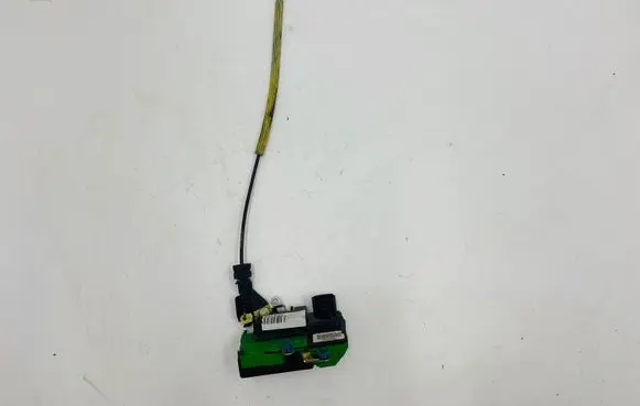 Volvo XC90 Front door lock 30634618